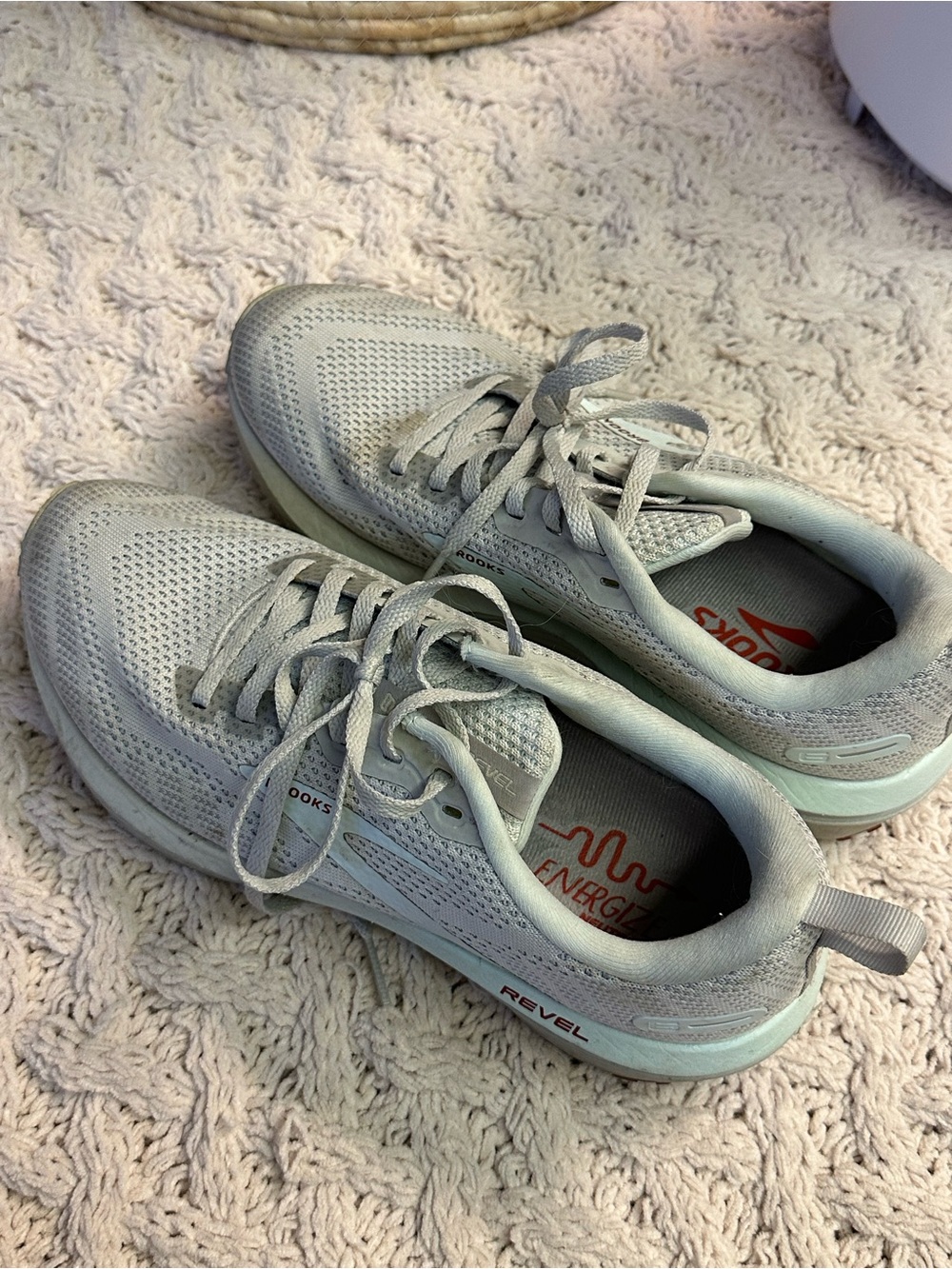 Brooks Revel Women's Light Gray Athletic Running Sneakers